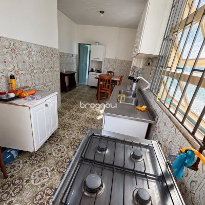 Casa com 400m², 2 quartos, 2 garagens, no bairro Balneário em Florianópolis