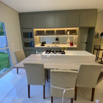 Casa com 170m², 3 quartos (sendo 1 suíte), 2 garagens, no bairro Ingleses em Florianópolis