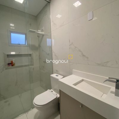 Casa com 170m², 3 quartos (sendo 1 suíte), 2 garagens, no bairro Ingleses em Florianópolis