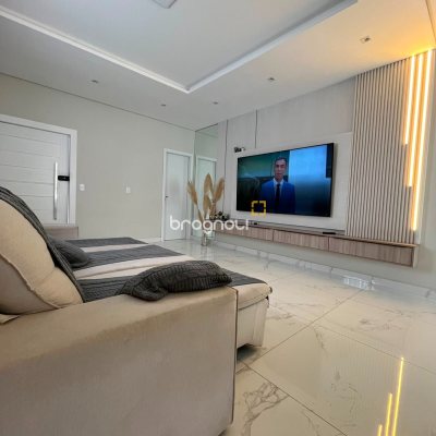 Casa com 170m², 3 quartos (sendo 1 suíte), 2 garagens, no bairro Ingleses em Florianópolis