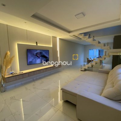 Casa com 170m², 3 quartos (sendo 1 suíte), 2 garagens, no bairro Ingleses em Florianópolis