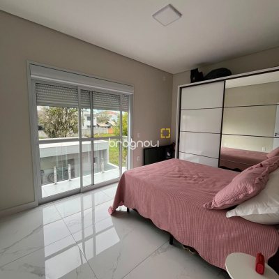 Casa com 170m², 3 quartos (sendo 1 suíte), 2 garagens, no bairro Ingleses em Florianópolis