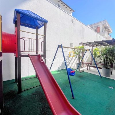 Apartamento com 90m², 3 quartos (sendo 1 suíte), 2 garagens, no bairro Barreiros em São José