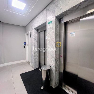 Apartamento com 90m², 3 quartos (sendo 1 suíte), 2 garagens, no bairro Barreiros em São José