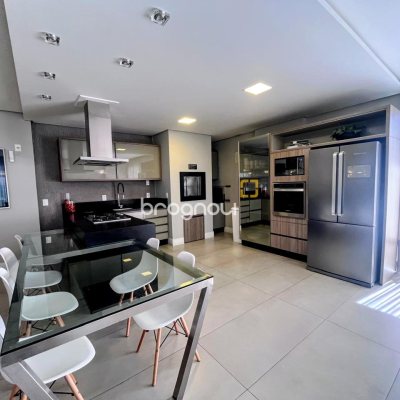 Apartamento com 90m², 3 quartos (sendo 1 suíte), 2 garagens, no bairro Barreiros em São José