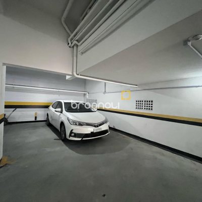 Apartamento com 90m², 3 quartos (sendo 1 suíte), 2 garagens, no bairro Barreiros em São José