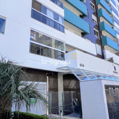 Apartamento com 90m², 3 quartos (sendo 1 suíte), 2 garagens, no bairro Barreiros em São José