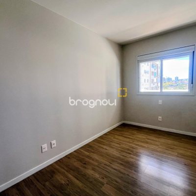 Apartamento com 90m², 3 quartos (sendo 1 suíte), 2 garagens, no bairro Barreiros em São José