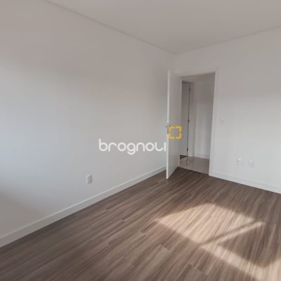 Apartamento com 75m², 2 quartos (sendo 1 suíte), 1 garagem, no bairro Kobrasol em São José