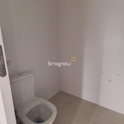 Apartamento com 75m², 2 quartos (sendo 1 suíte), 1 garagem, no bairro Kobrasol em São José