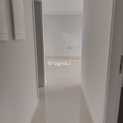 Apartamento com 75m², 2 quartos (sendo 1 suíte), 1 garagem, no bairro Kobrasol em São José