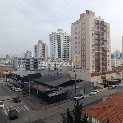 Apartamento com 75m², 2 quartos (sendo 1 suíte), 1 garagem, no bairro Kobrasol em São José