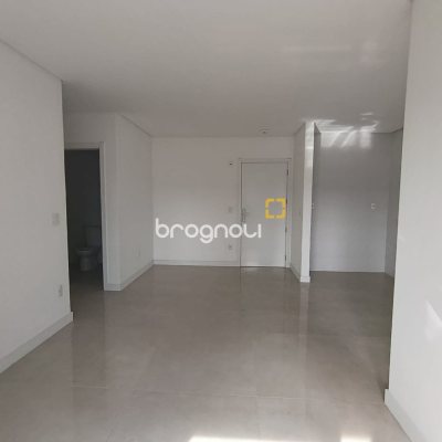 Apartamento com 75m², 2 quartos (sendo 1 suíte), 1 garagem, no bairro Kobrasol em São José