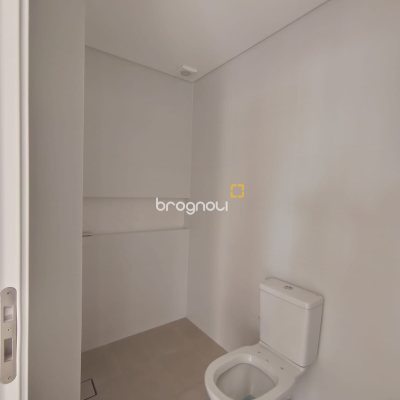 Apartamento com 75m², 2 quartos (sendo 1 suíte), 1 garagem, no bairro Kobrasol em São José