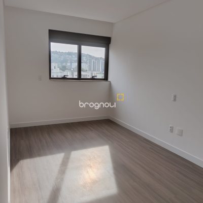 Apartamento com 75m², 2 quartos (sendo 1 suíte), 1 garagem, no bairro Kobrasol em São José