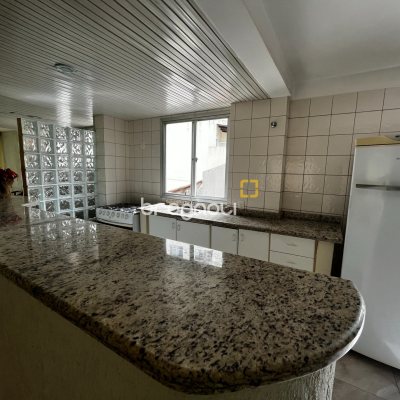 Apartamento com 55m², 2 quartos, no bairro Centro em Florianópolis