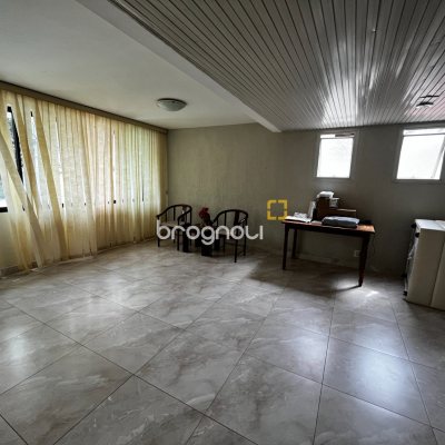 Apartamento com 55m², 2 quartos, no bairro Centro em Florianópolis