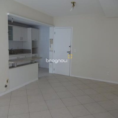 Apartamento com 71m², 2 quartos (sendo 1 suíte), 1 garagem, no bairro Trindade em Florianópolis
