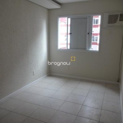 Apartamento com 71m², 2 quartos (sendo 1 suíte), 1 garagem, no bairro Trindade em Florianópolis