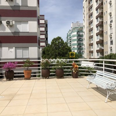 Apartamento com 71m², 2 quartos (sendo 1 suíte), 1 garagem, no bairro Trindade em Florianópolis