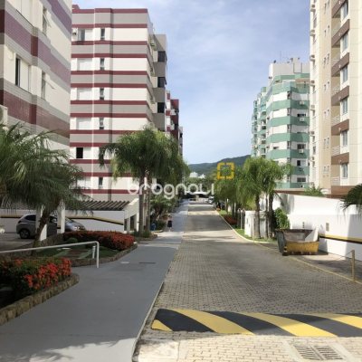 Apartamento com 71m², 2 quartos (sendo 1 suíte), 1 garagem, no bairro Trindade em Florianópolis