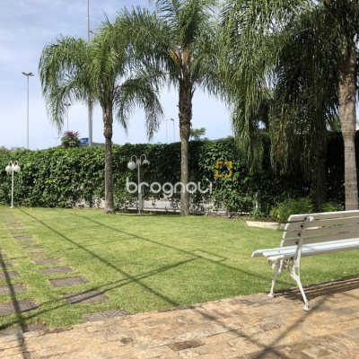 Apartamento com 71m², 2 quartos (sendo 1 suíte), 1 garagem, no bairro Trindade em Florianópolis