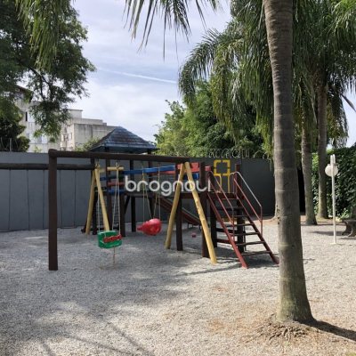 Apartamento com 71m², 2 quartos (sendo 1 suíte), 1 garagem, no bairro Trindade em Florianópolis