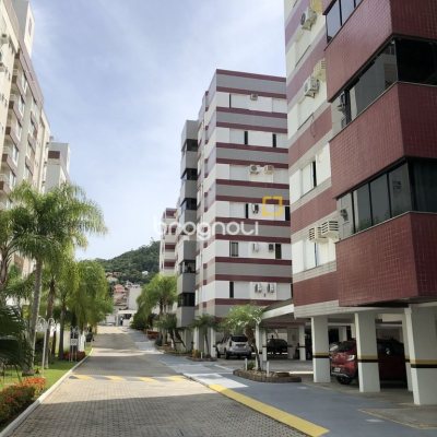 Apartamento com 71m², 2 quartos (sendo 1 suíte), 1 garagem, no bairro Trindade em Florianópolis