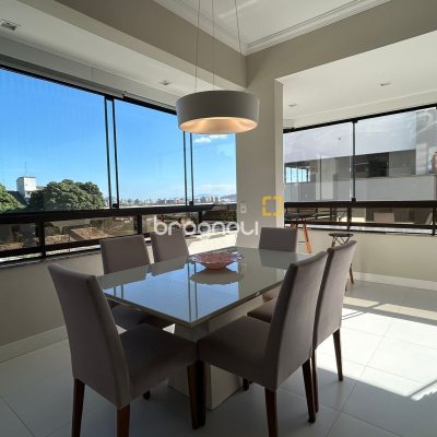 Apartamento com 81m², 2 quartos (sendo 1 suíte), 1 garagem, no bairro Jurerê em Florianópolis