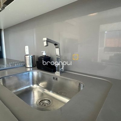 Apartamento com 81m², 2 quartos (sendo 1 suíte), 1 garagem, no bairro Jurerê em Florianópolis