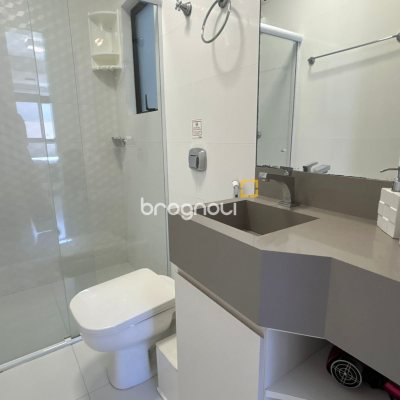 Apartamento com 81m², 2 quartos (sendo 1 suíte), 1 garagem, no bairro Jurerê em Florianópolis