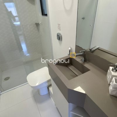 Apartamento com 81m², 2 quartos (sendo 1 suíte), 1 garagem, no bairro Jurerê em Florianópolis
