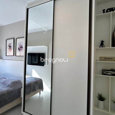 Apartamento com 81m², 2 quartos (sendo 1 suíte), 1 garagem, no bairro Jurerê em Florianópolis