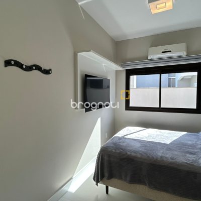 Apartamento com 81m², 2 quartos (sendo 1 suíte), 1 garagem, no bairro Jurerê em Florianópolis