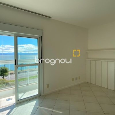 Apartamento com 136m², 3 quartos (sendo 1 suíte), 2 garagens, no bairro Agronômica em Florianópolis