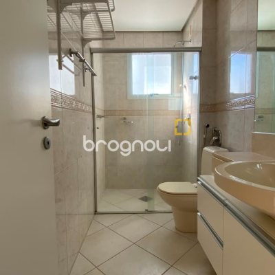 Apartamento com 136m², 3 quartos (sendo 1 suíte), 2 garagens, no bairro Agronômica em Florianópolis