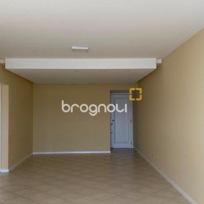 Apartamento com 136m², 3 quartos (sendo 1 suíte), 2 garagens, no bairro Agronômica em Florianópolis