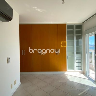 Apartamento com 136m², 3 quartos (sendo 1 suíte), 2 garagens, no bairro Agronômica em Florianópolis