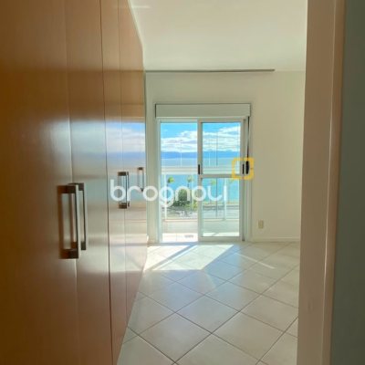 Apartamento com 136m², 3 quartos (sendo 1 suíte), 2 garagens, no bairro Agronômica em Florianópolis