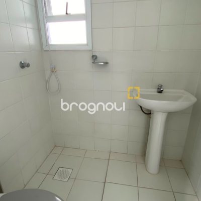 Apartamento com 136m², 3 quartos (sendo 1 suíte), 2 garagens, no bairro Agronômica em Florianópolis