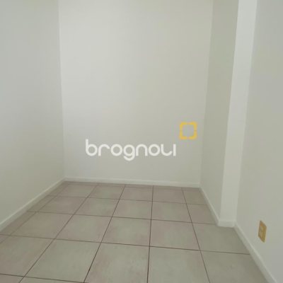 Apartamento com 136m², 3 quartos (sendo 1 suíte), 2 garagens, no bairro Agronômica em Florianópolis