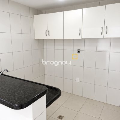 Casa Comercial com 230m², 5 garagens, no bairro Balneário em Florianópolis