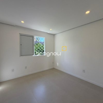 Casa com 154m², 3 quartos (sendo 1 suíte), 2 garagens, no bairro Centro em Florianópolis