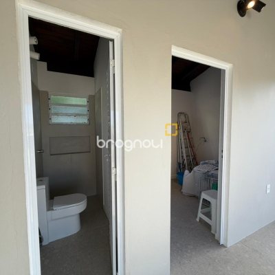 Casa com 154m², 3 quartos (sendo 1 suíte), 2 garagens, no bairro Centro em Florianópolis
