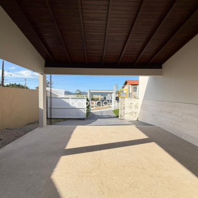 Casa com 154m², 3 quartos (sendo 1 suíte), 2 garagens, no bairro Centro em Florianópolis
