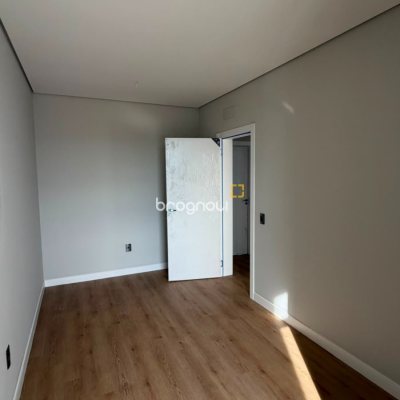 Casa de Condomínio com 200m², 4 quartos (sendo 4 suítes), 4 garagens, no bairro Beira Rio em Biguaçu