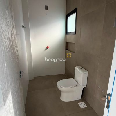 Casa de Condomínio com 200m², 4 quartos (sendo 4 suítes), 4 garagens, no bairro Beira Rio em Biguaçu