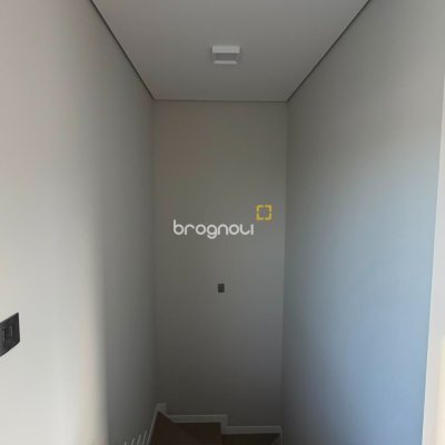 Casa de Condomínio com 200m², 4 quartos (sendo 4 suítes), 4 garagens, no bairro Beira Rio em Biguaçu