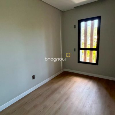 Casa de Condomínio com 200m², 4 quartos (sendo 4 suítes), 4 garagens, no bairro Beira Rio em Biguaçu