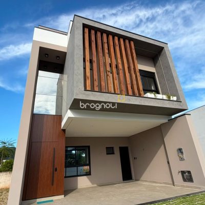 Casa de Condomínio com 200m², 4 quartos (sendo 4 suítes), 4 garagens, no bairro Beira Rio em Biguaçu
